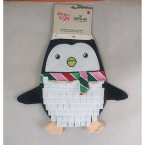 NWT Merry & Bright Cat Snuffle Mat Treat Hiding Fun Penguin Design